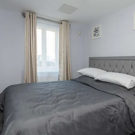Stylish Elegant New Flat 5 Min From Elizabeth Line Apartment London Exterior photo